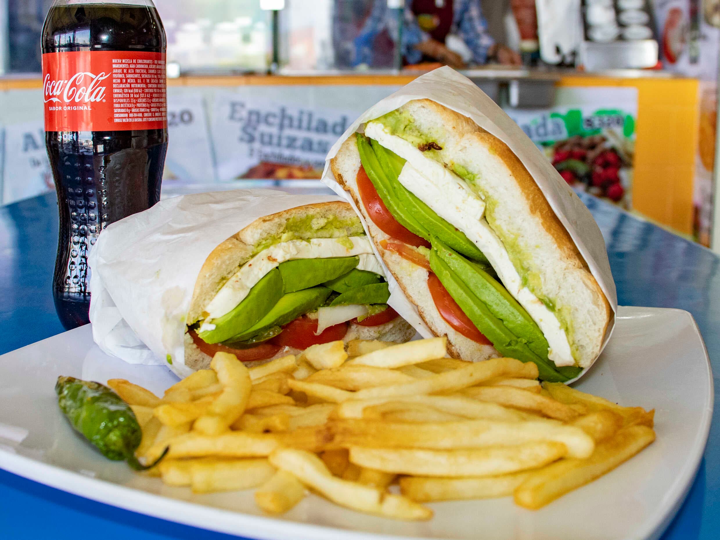 Torta Mexicana +Papas +Bebida