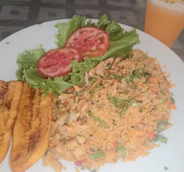 Arroz con Pollo + Refresco de la Casa