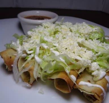 Orden de Tacos Dorados