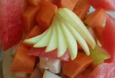 Salsa de chicharrón +Fruta+Jugo Naranja