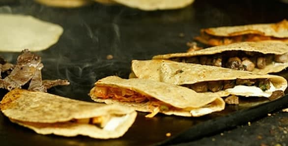 Paquete 3 (3 Quesadillas+Agua Sabor Lt o Coca 400)