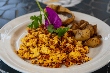 Huevos con Chorizo