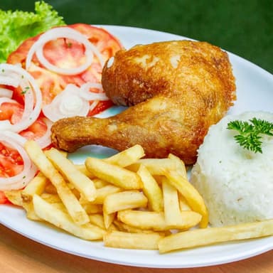 Bandeja con Pollo  + Limonada Natural
