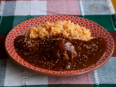 Mole con Pollo