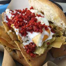 Torta de Chilaquilex con Chorizo