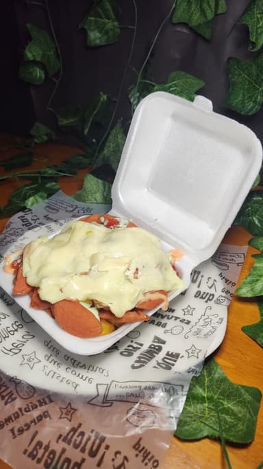 Salchipapa Gratinada