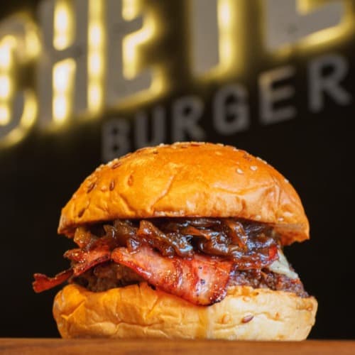 Mulata Burger + Papas