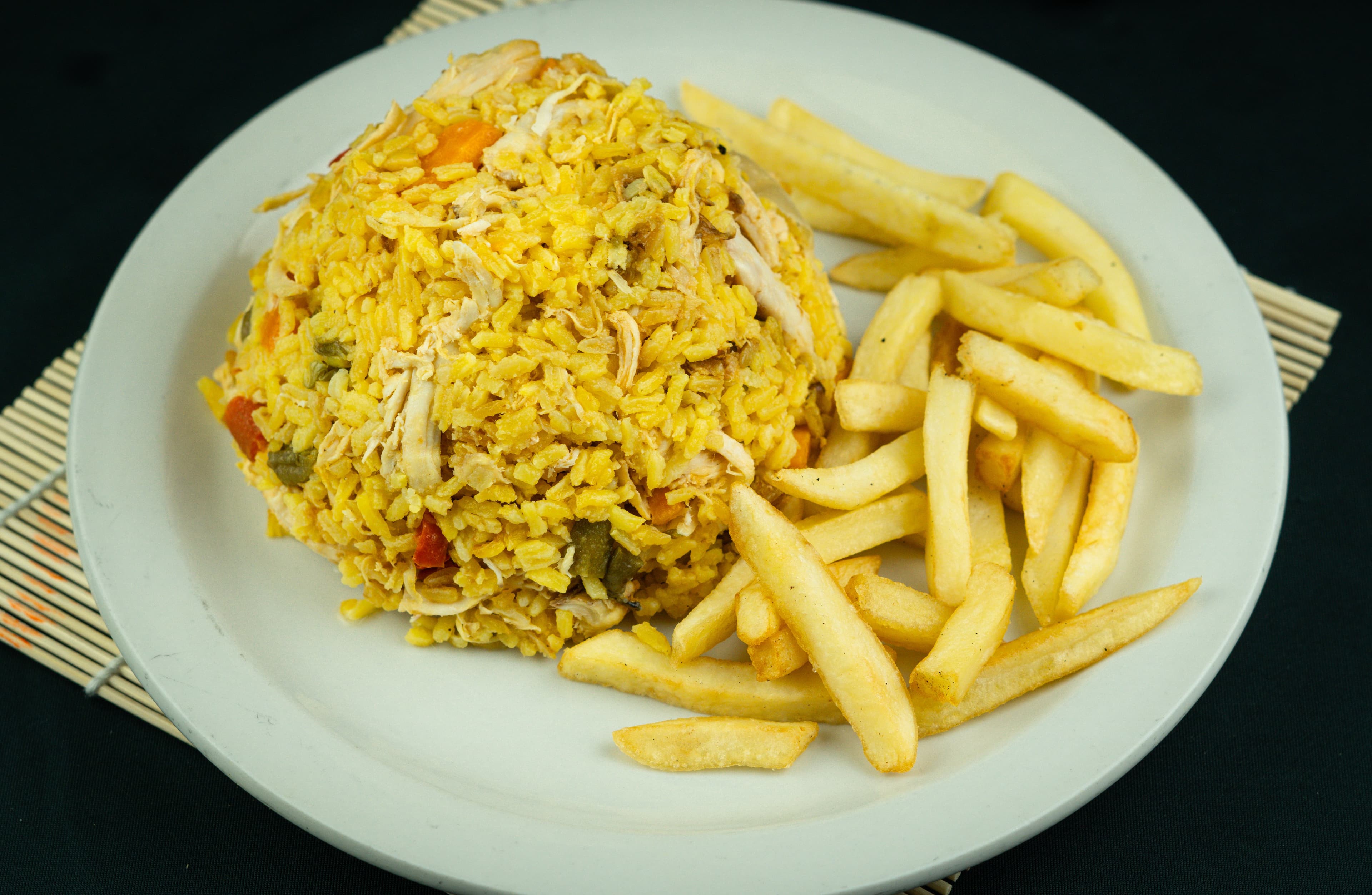 Arroz con Pollo + Bebida 250 Ml