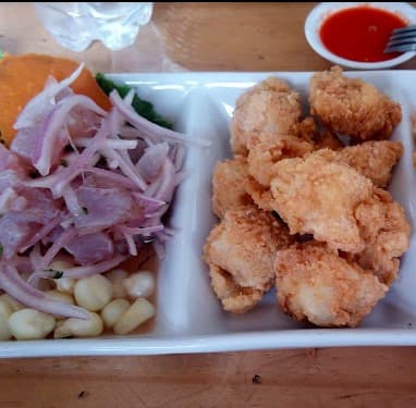 Ceviche más Chicharrón Mixto