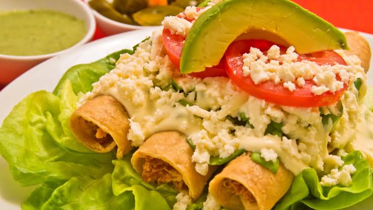 Tacos Dorados más Consomé 4 pzas