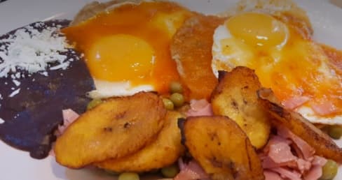 Huevos Motuleños