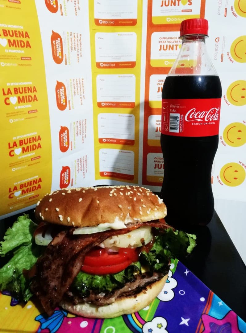 Triple con Queso y Piña 🍔🍟🍍🏺🧀