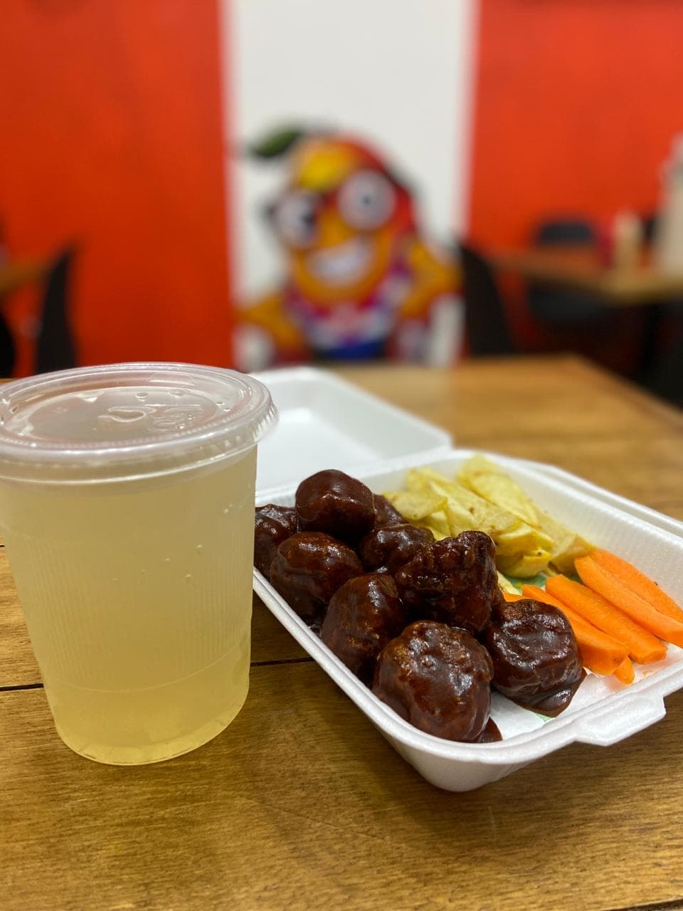 Combo 10 Alitas + Agua Fresca + Porción de Papas