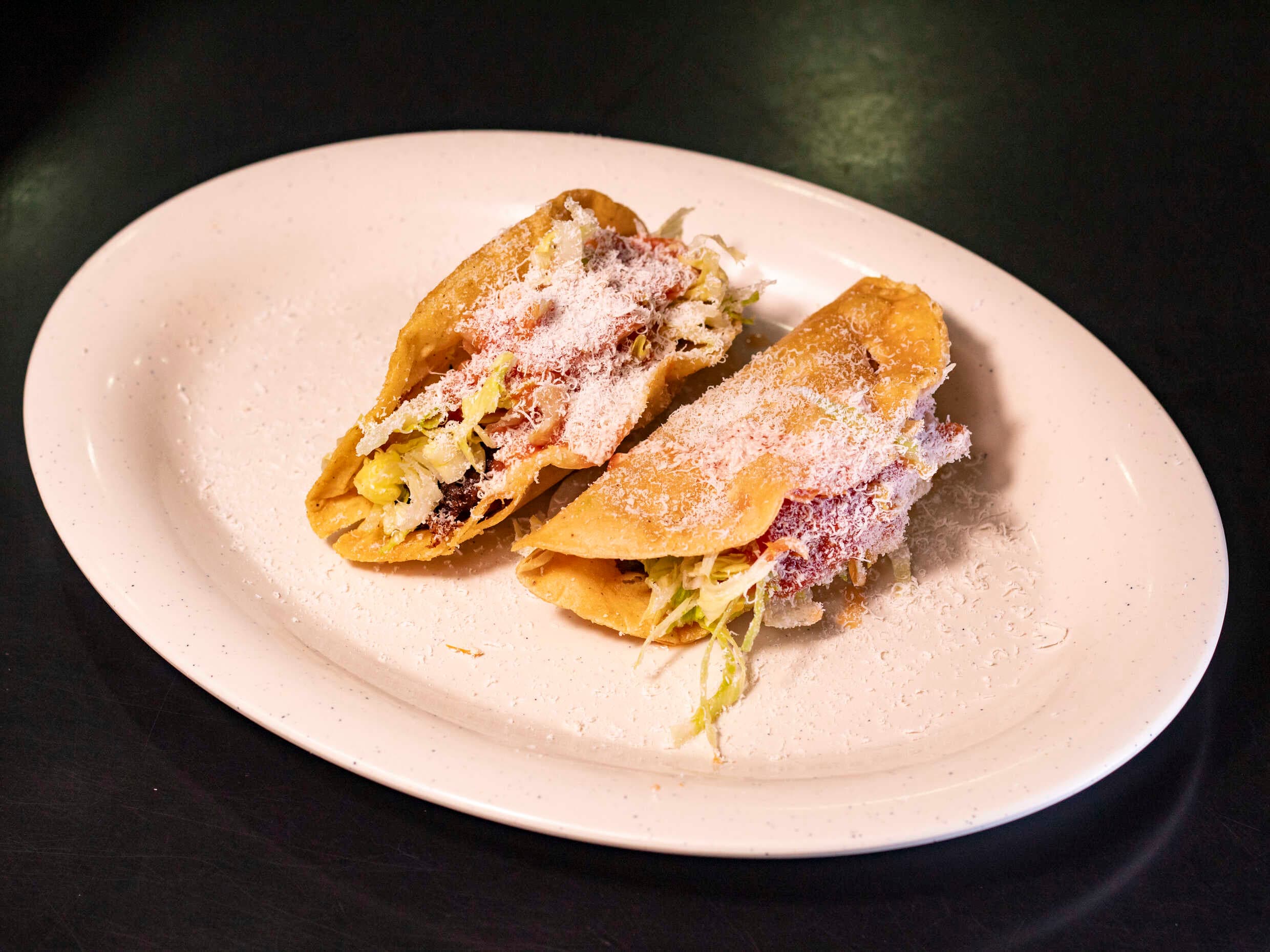 Tacos de Carne o Papa y Aguacate