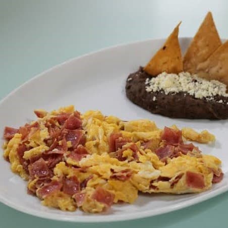 Huevos al Gusto con Cafe de Olla
