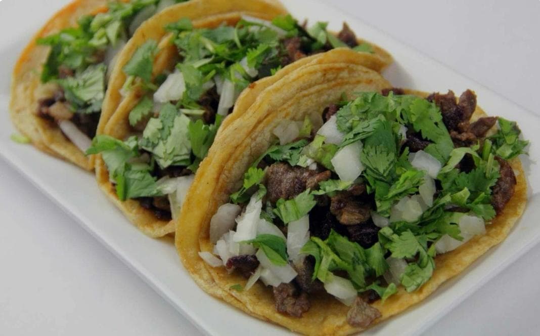 3 Tacos de Suadero y 1 Refresco o Boing