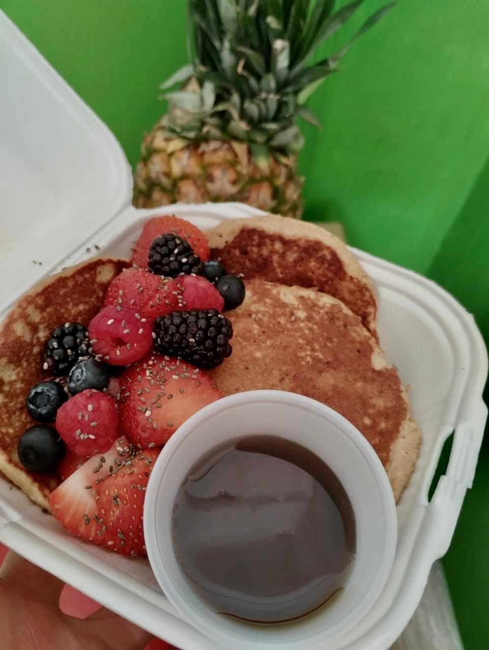 Hot Cakes de avena con fresa