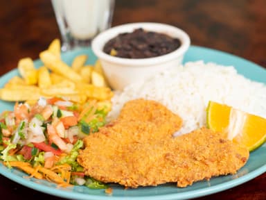 Casado con Pescado + Bebida