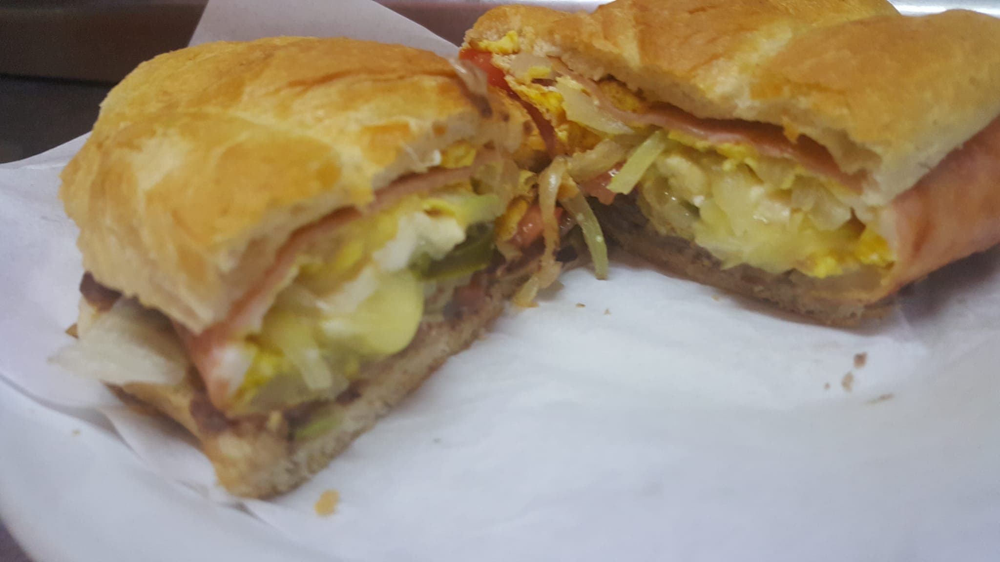 Torta Milanesa Cerdo c /quesillo +Coca Cola 355 ML