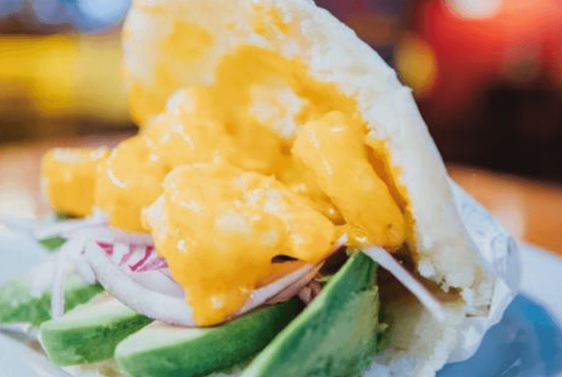 Arepa con Camarón