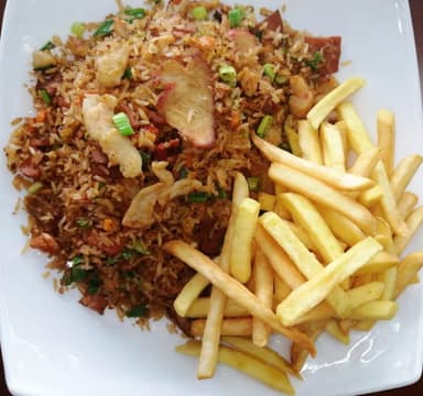 Combo 3.medio cantones con papas frita