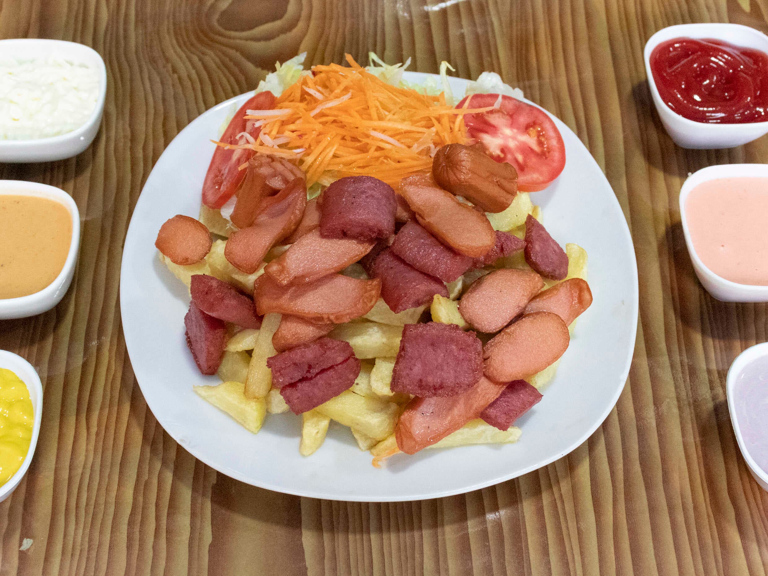 Salchipapa Mixta