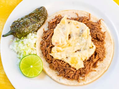 Taco de Birria con Queso