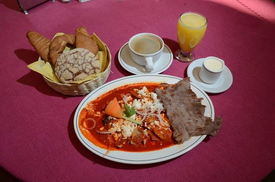 Chilaquiles de Coloradito o Guajillo