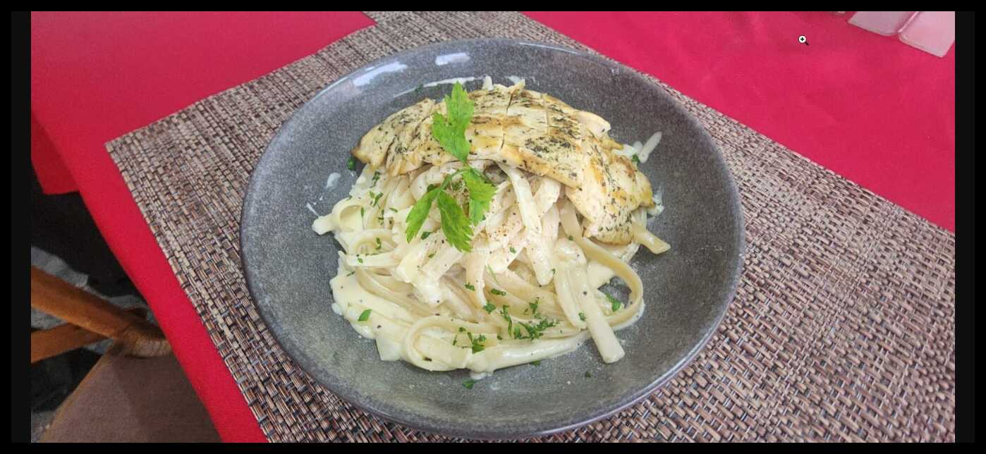 Pasta Alfredo con Pollo