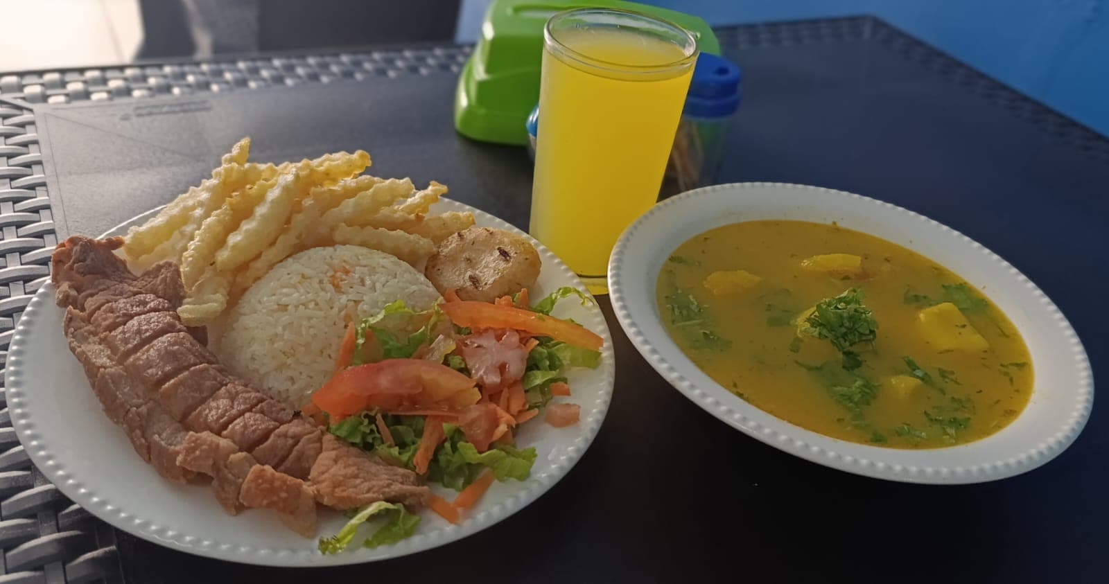 Menú de Todos los días con Chicharrón