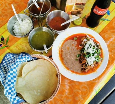 Orden:1Guisado a elegir+Frijoles+Tortillas  a mano