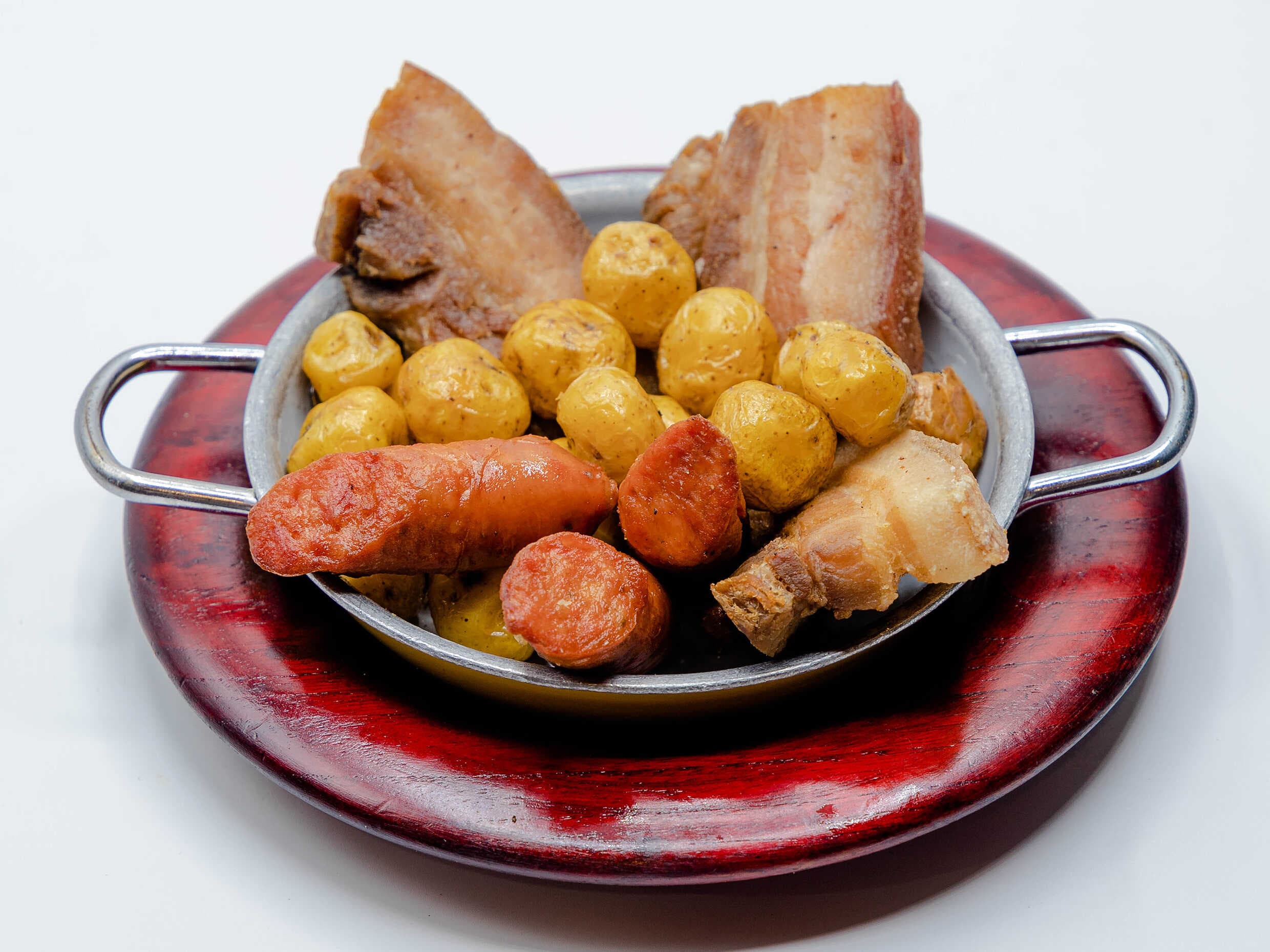 Chicharrón, Papa Criolla y Chorizo
