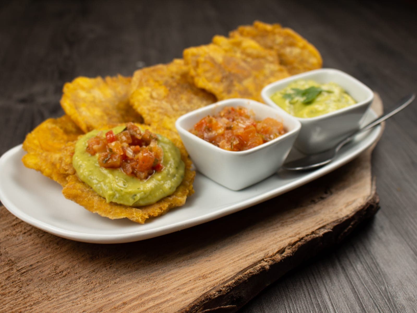 Patacones con hogao (6 unidades)