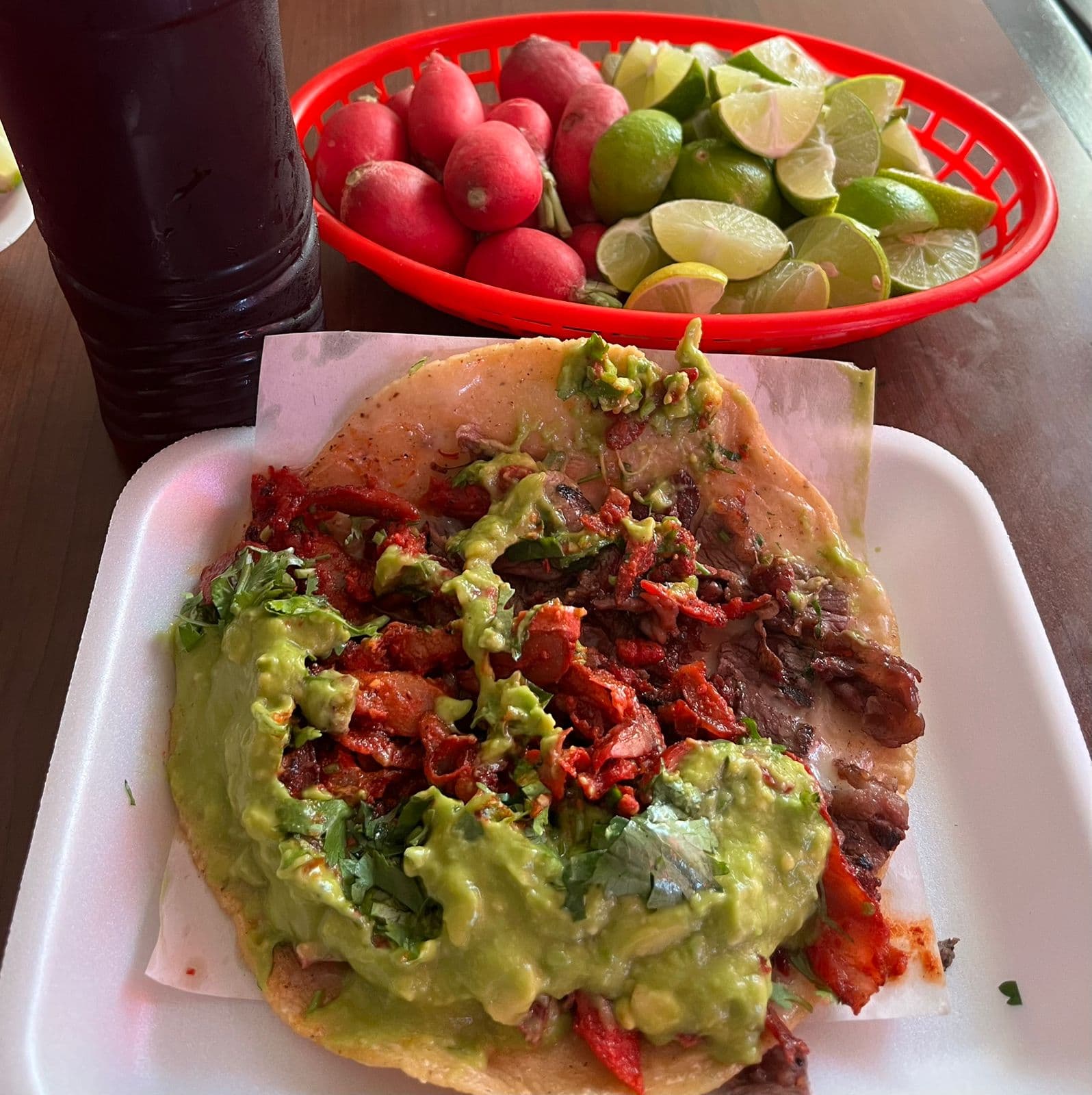 QUESADILLA DE MAIZ CON CARNE DE ADOBADA