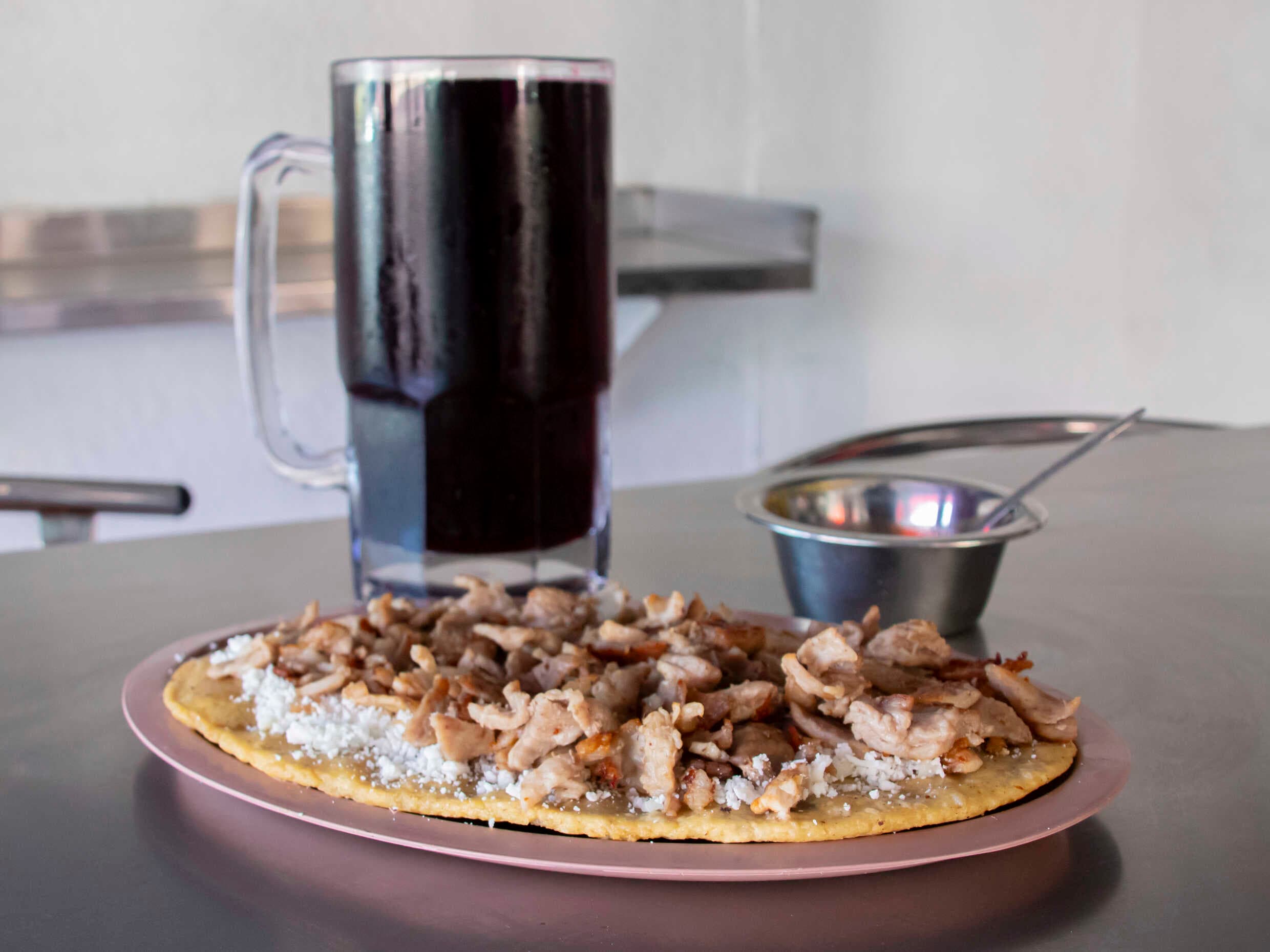 Huarache con Longaniza