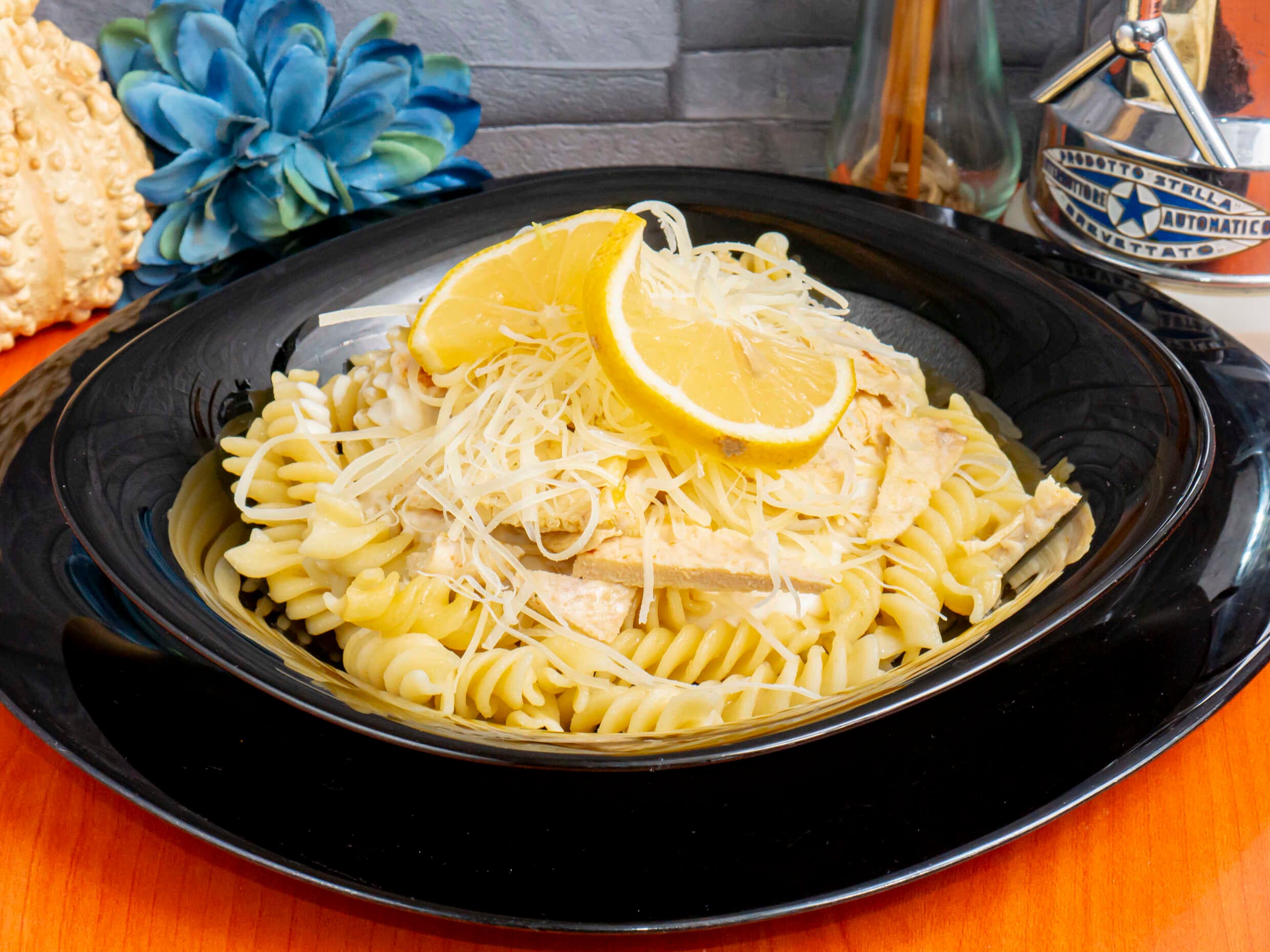 Pasta en crema de limón con parmesano