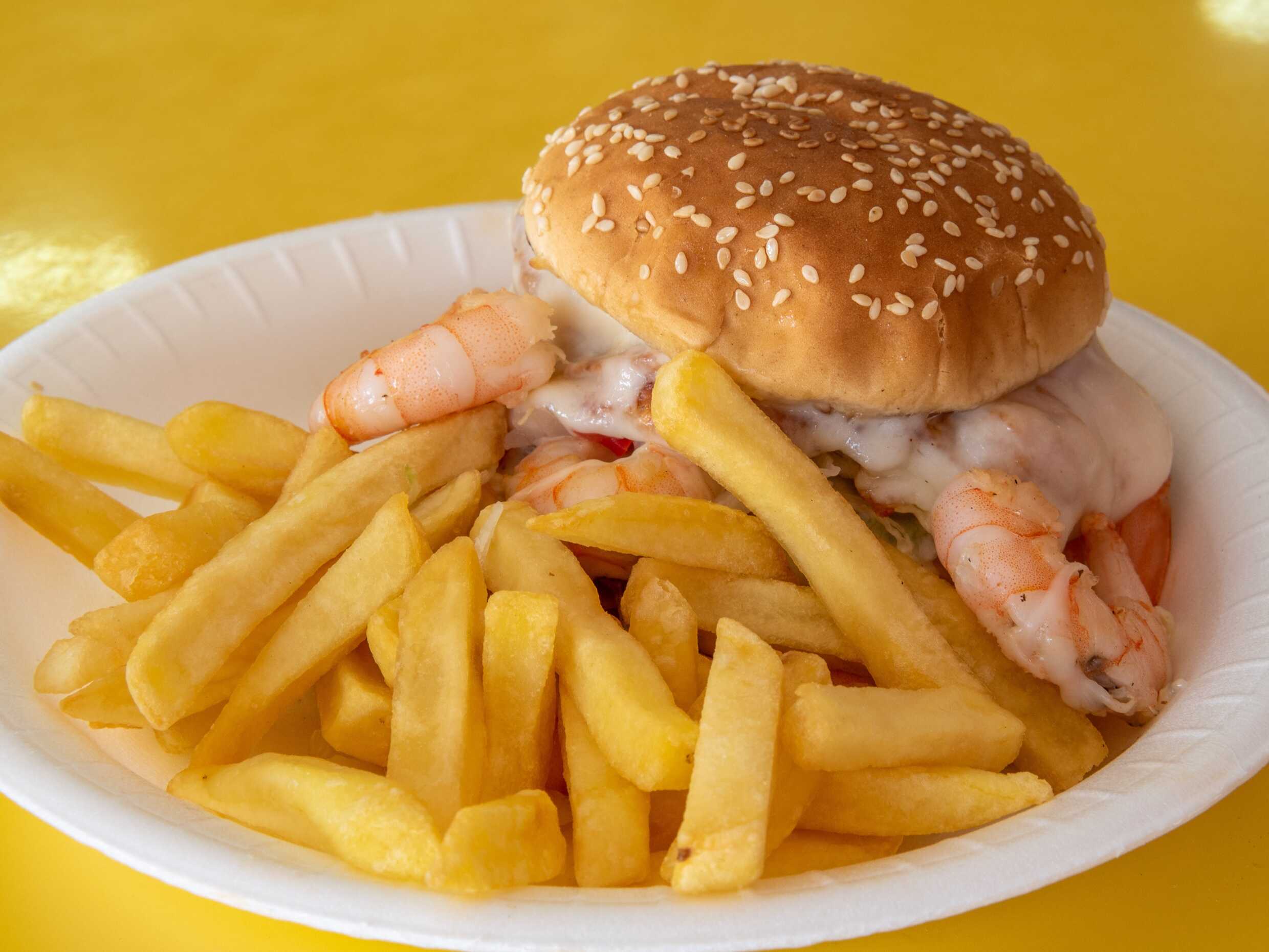 Hamburguesa de Camarón con Papas