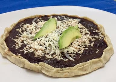 Picada Preparada con Mole