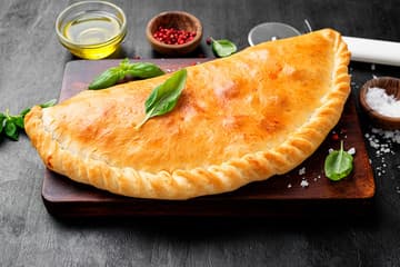 Calzone + Pepsi 600ml