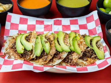Orden de Carne Asada C/queso y Aguacate