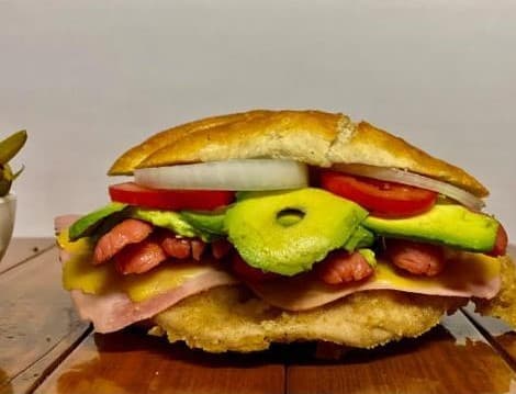 Torta Cubana de Milanesa de Pollo