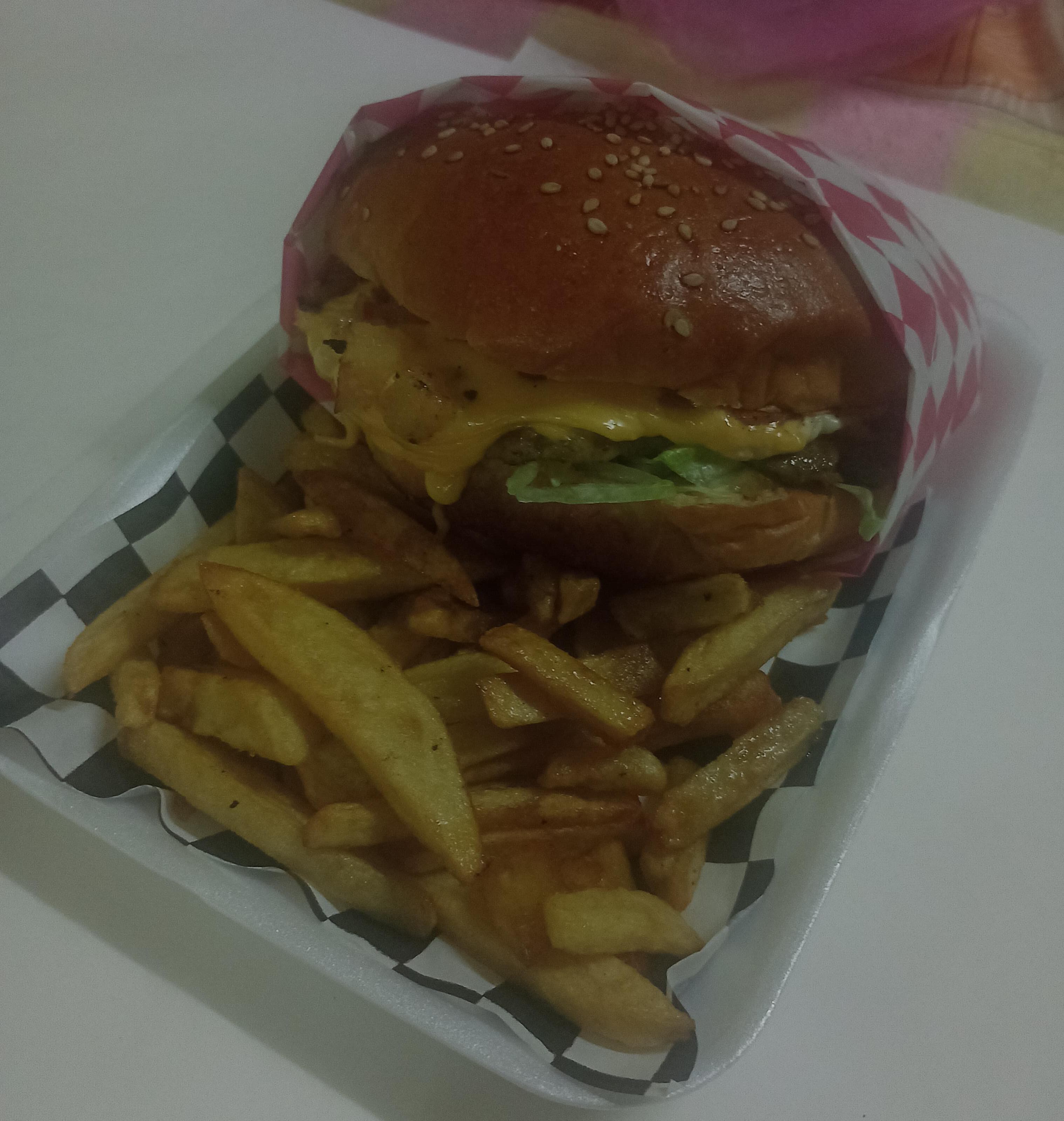 Combo Hamburguesa Doble + Agua+papas