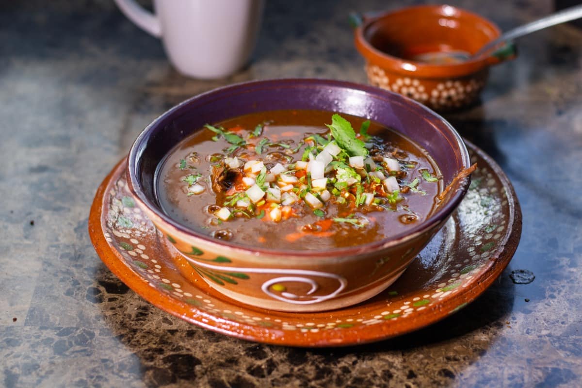 Media Orden de Birria (Consomé con Carne)