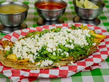 Huarache con huevo