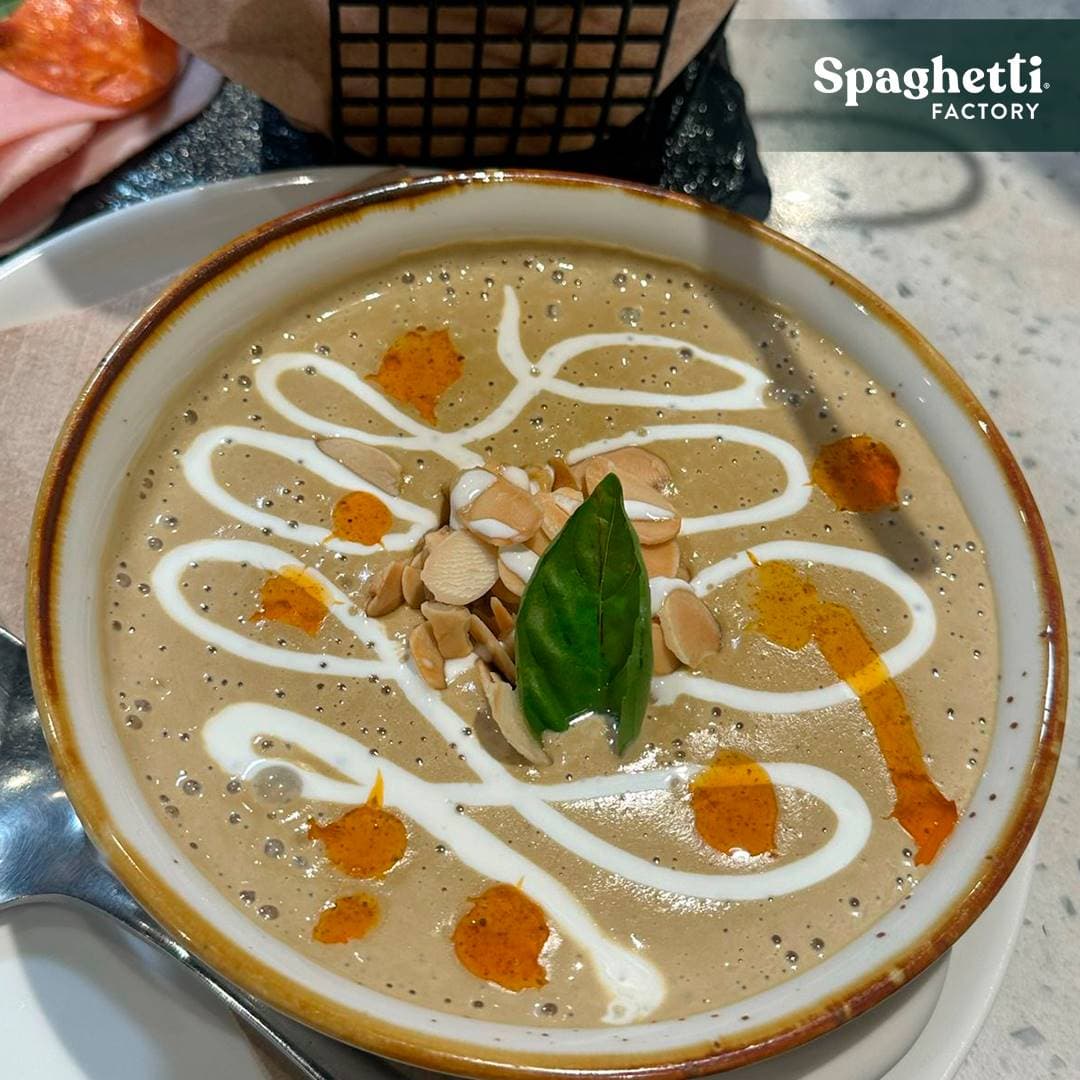 Crema de Hongos con Almendras Tostadas