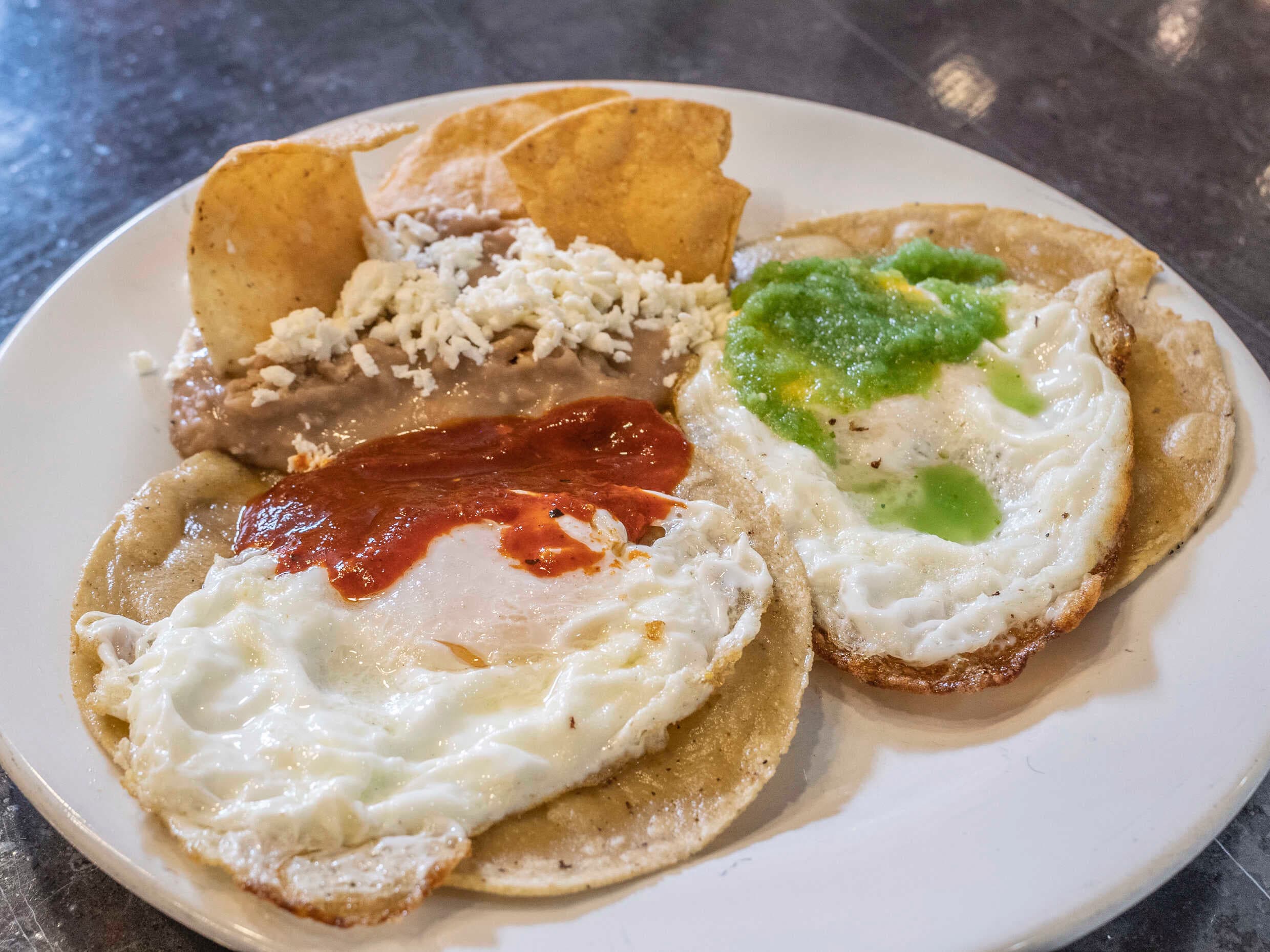 Huevos Divorciados