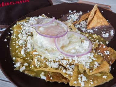 Chilaquiles con Huevo