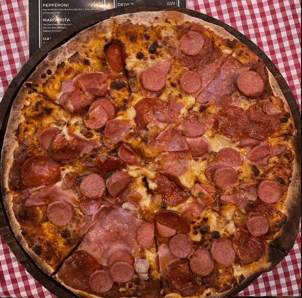 Pizza de Carnes Frías