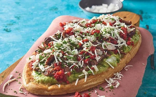 Huarache de Quesillo con Bistec