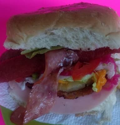 Hamburguesa Hawaiana con Papas